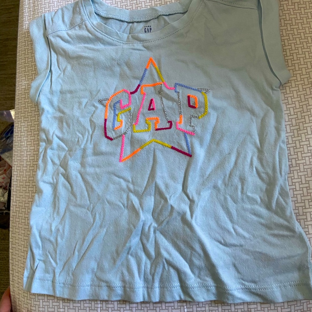 NWT GAP Logo Toddler Tee - FREE w bundle!